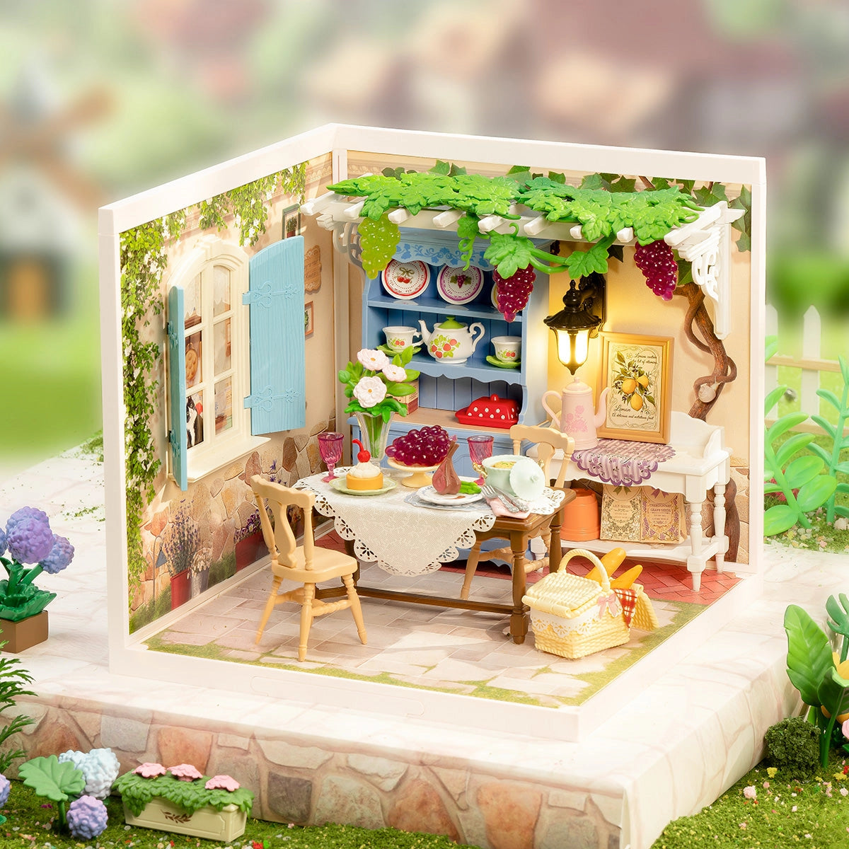 Rolife Midsummer Dream Yard Super Creator Miniature House