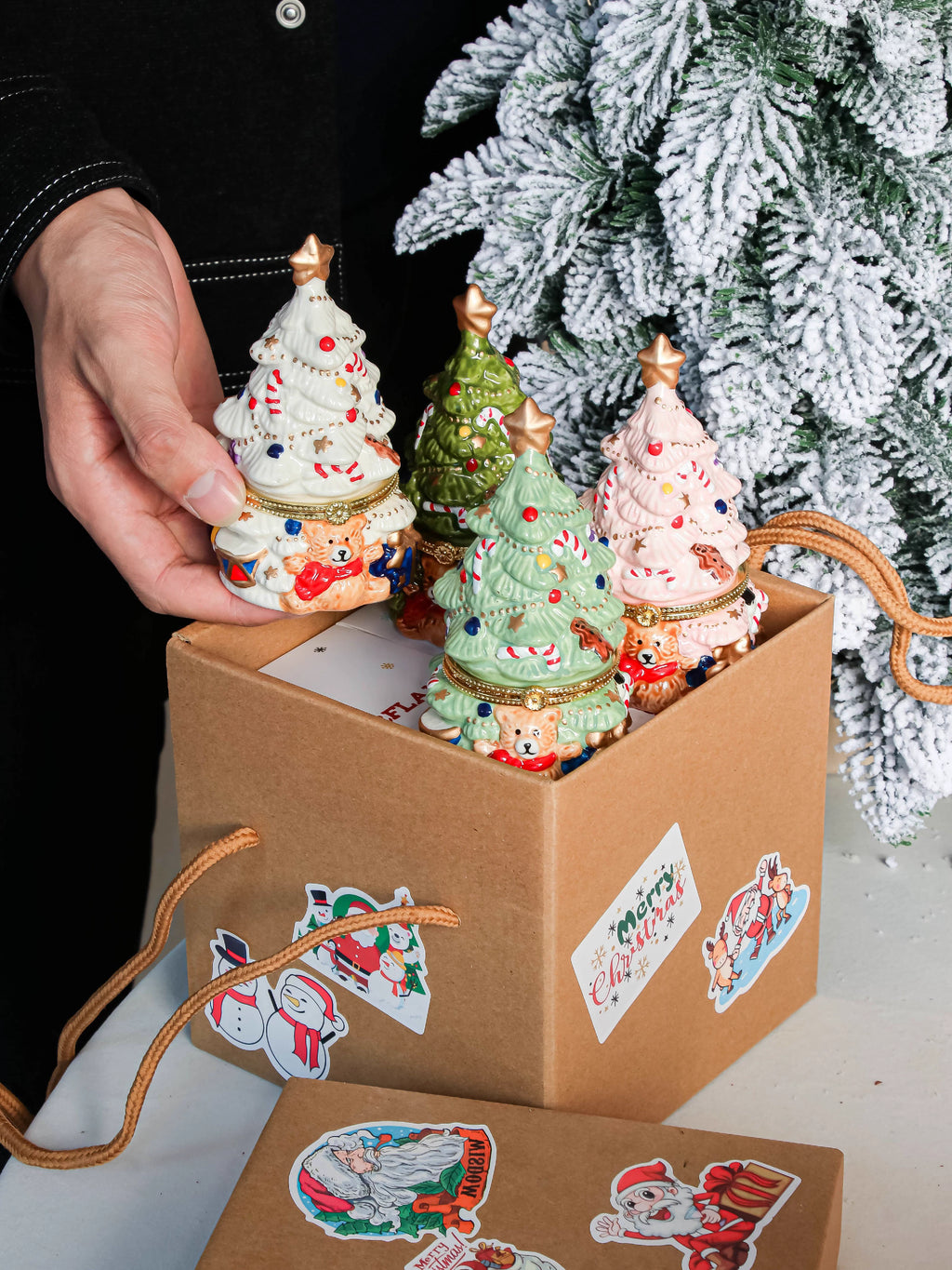 Scent candle Christmas tree shape